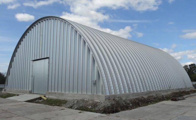 Конструкция из арочного профнастила НС18ПГ